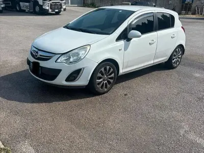 Usata Opel Corsa 95 CV (69 kW) 2011 Bianco Utilitaria