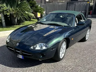Usata Jaguar XK8 284 CV (208 kW) 2000 Verde Cabrio