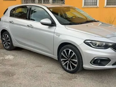 Usata Fiat Tipo Lounge 120 CV (88 kW) 2019 Argento Berlina