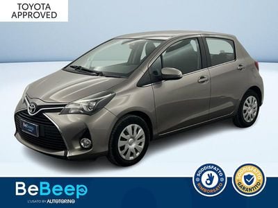 Usata Toyota Yaris Multidrive S 99 CV (72 kW) 2015 Grigio metallizzato Utilitaria