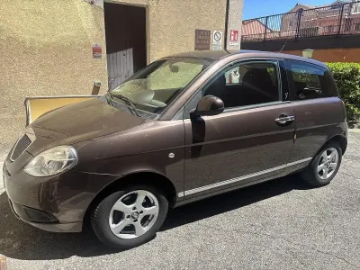 Usata Lancia Ypsilon 95 CV (69 kW) 2010 Marrone Utilitaria