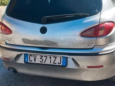 Usata Alfa Romeo 147 140 CV (102 kW) 2005 Grigio Utilitaria