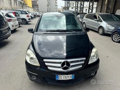 Usata Mercedes B160 95 CV (69 kW) 2011 Nero Monovolume