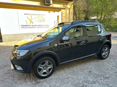 Usata Dacia Sandero Stepway 90 CV (66 kW) 2019 Nero Berlina