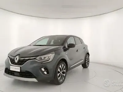 Usata Renault Captur Techno 101 CV (74 kW) 2023 Blu SUV