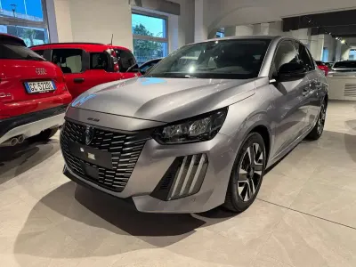 Usata Peugeot 208 Allure 101 CV (74 kW) 2025 Grigio Utilitaria