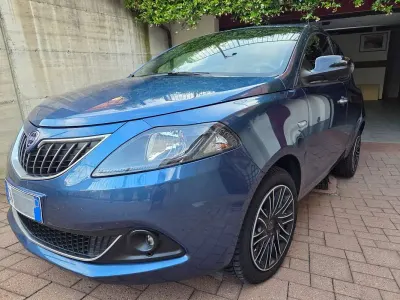 Usata Lancia Ypsilon Silver 69 CV (50 kW) 2023 Bluazzurro Utilitaria