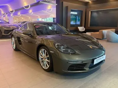 Usata Porsche 718 Cayman 299 CV (219 kW) 2024 Verde Coupé