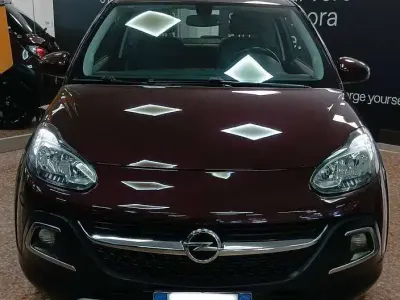 Usata Opel Adam Rocks Rocks 116 CV (85 kW) 2017 Lilla Utilitaria