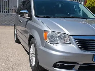 Usata Lancia Voyager 177 CV (130 kW) 2014 Grigio Monovolume