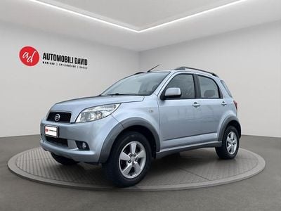 Usata Daihatsu Terios 105 CV (77 kW) 2006 Argento SUV