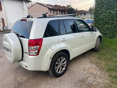 Second-hand Suzuki Grand Vitara 129 CP (94 kW) 2013 Alb SUV