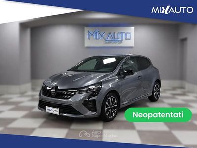 Usata Renault Clio V Techno 91 CV (66 kW) 2025 Gray Berlina