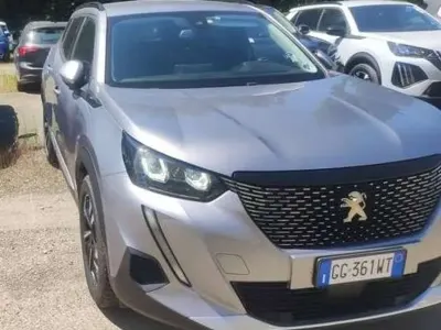 Usata Peugeot 2008 Allure 131 CV (96 kW) 2021 Grigio SUV