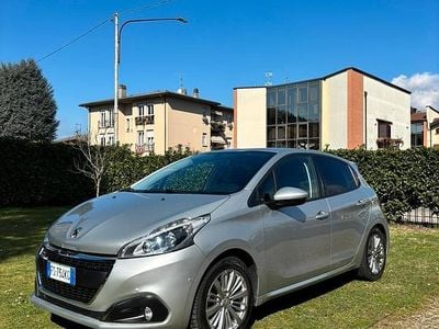 Usata Peugeot 208 Allure 83 CV (61 kW) 2017 Grigio Utilitaria