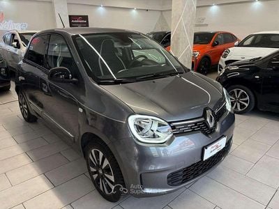 Usata Renault Twingo Urban Night 30 kW (42 CV) 2024 Grigio metallizzato Utilitaria