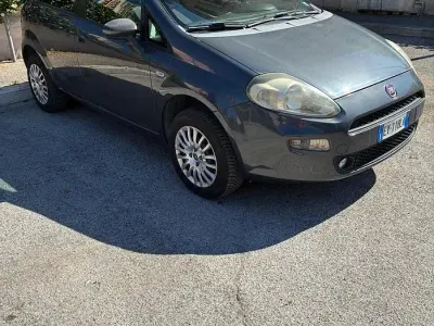 Usata Fiat Punto 77 CV (56 kW) 2015 Utilitaria