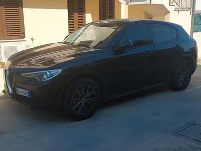 Begagnad Alfa Romeo Stelvio 210 HK (154 kW) 2019 Svart SUV