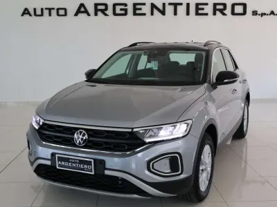 Begagnad VW T-Roc Life 116 HK (85 kW) 2025 Röd SUV