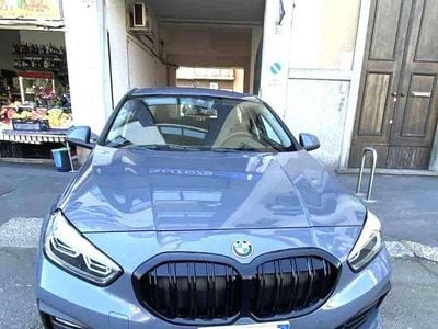 Usata BMW 116 Sport Line 109 CV (80 kW) 2021 Gray Utilitaria