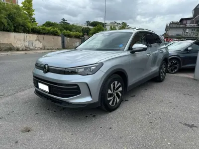 Usata VW Tiguan Edition 150 CV (110 kW) 2024 Argento SUV