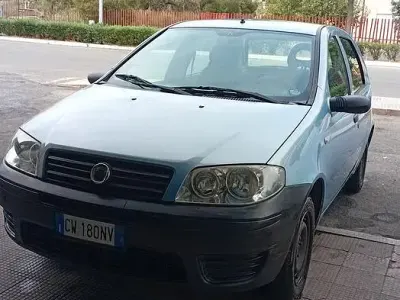 Usata Fiat Punto 60 CV (44 kW) 2005 Blu Utilitaria