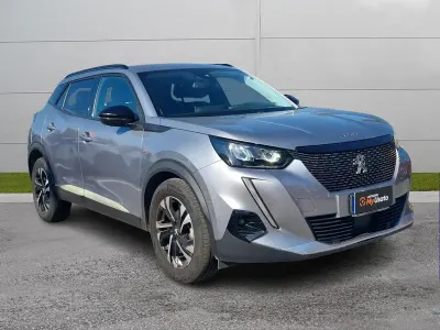 Usata Peugeot 2008 Allure 102 CV (75 kW) 2022 Grigio artense SUV