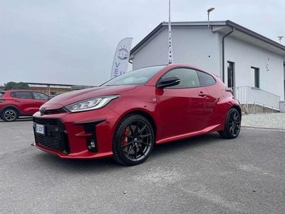 Rosso Usata 2021 Toyota Yaris Berlina | 39.500 € (Buon prezzo)