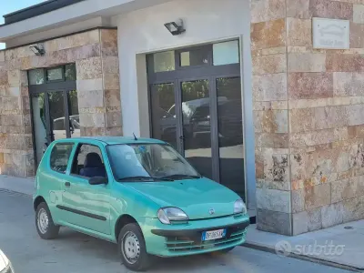 Usata Fiat Seicento Young 54 CV (39 kW) 2000 Blu Utilitaria