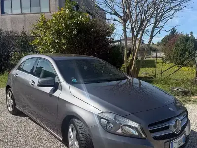 Occasion Mercedes A180 109 ch (80 kW) 2015 Gris Berline