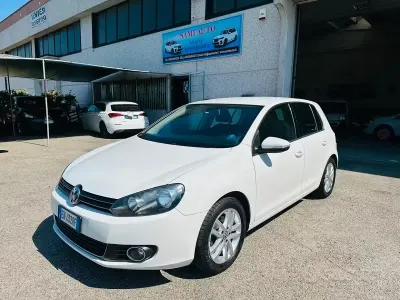 Usata VW Golf VII Highline 102 CV (75 kW) 2012 Bianco Berlina