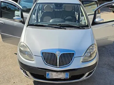 Usata Lancia Musa 69 CV (50 kW) 2008 Grigio Monovolume