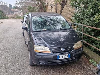 Usata Fiat Idea 69 CV (50 kW) 2006 Grigio Monovolume