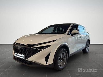 Pearl white Nuova 2025 Nissan Qashqai Acenta SUV | 26.364 €
