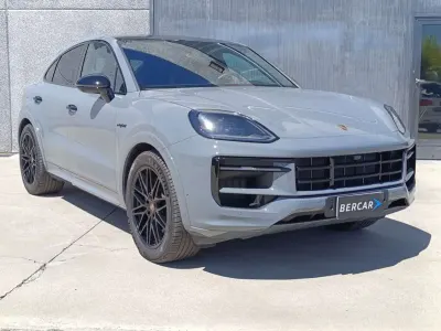 Usata Porsche Cayenne 305 CV (224 kW) 2025 Grigio SUV