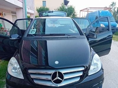 Mercedes B180