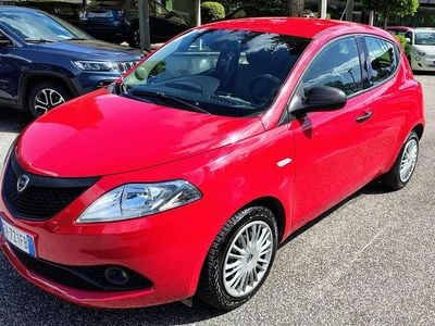 Usata Lancia Ypsilon 69 CV (50 kW) 2019 Rosso Utilitaria
