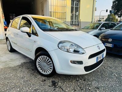 Usata Fiat Punto Lounge 69 CV (50 kW) 2013 Bianco Utilitaria