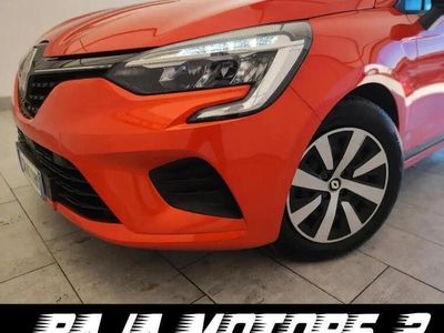 Usata Renault Clio V Business 91 CV (66 kW) 2023 Arancione Berlina