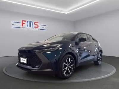 Usata Toyota C-HR Trend 223 CV (164 kW) 2024 Dark teal mica & black SUV