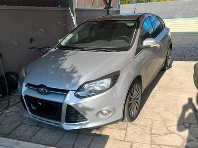 Begagnad Ford Focus 115 HK (84 kW) 2012 Grå Sedan