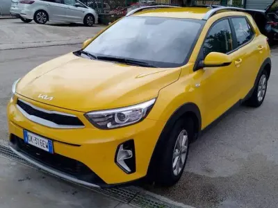 Usata Kia Stonic Urban 84 CV (61 kW) 2022 Giallo SUV