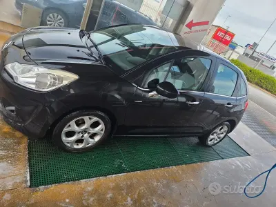 Używany Citroën C3 Exclusive 68 KM (50 kW) 2012 Czarny Sedan/Limuzyna