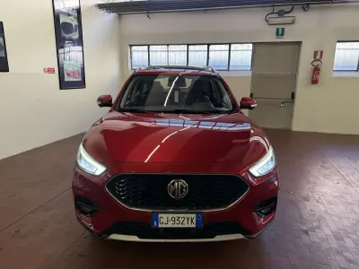 Usata MG ZS Luxury 111 CV (81 kW) 2022 Rosso SUV