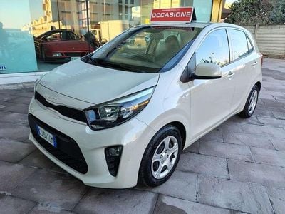 Usata Kia Picanto Urban 65 CV (47 kW) 2022 Bianco pastello Utilitaria