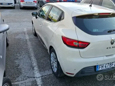 Usata Renault Clio 90 CV (66 kW) 2017 Giallo Berlina