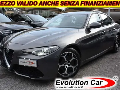 Usata Alfa Romeo Giulia Business 190 CV (139 kW) 2022 Grigio metallizzato Berlina