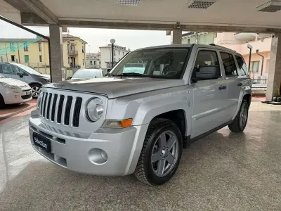 Usata Jeep Patriot Limited 140 CV (102 kW) 2008 Grigio SUV
