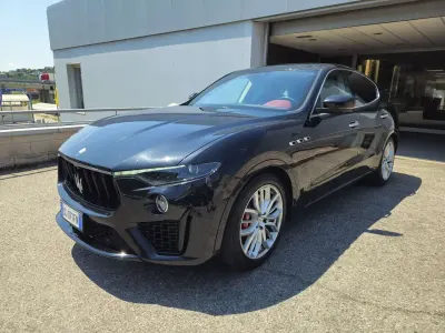 Usata Maserati Levante 349 CV (256 kW) 2022 Nero SUV