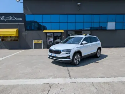 Usata Skoda Karoq Executive 116 CV (85 kW) 2024 Bianco / pastello SUV